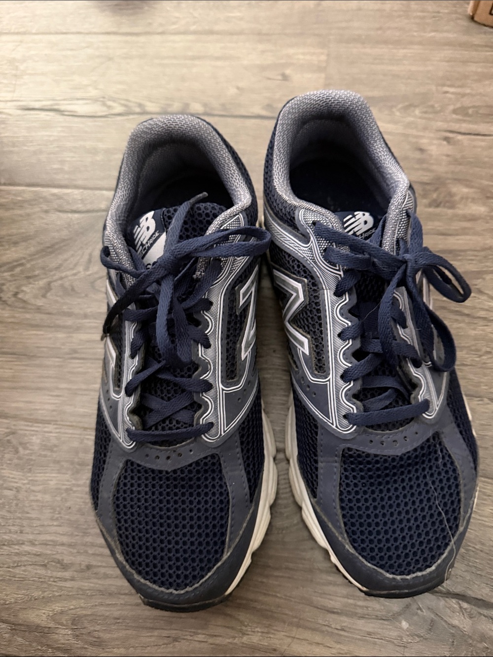 New Balance Navy and Gray Mesh Athletic Sneakers 9.5 women’s